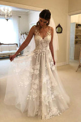 Fabulous Tulle A-line V-neck Floor Length Lace Wedding Dresses With Appliques
