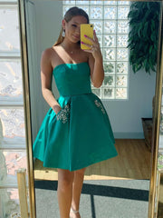 Short Strapless Green Prom Dresses with Pockets, Strapless Short Green Formal Homecoming Dresses